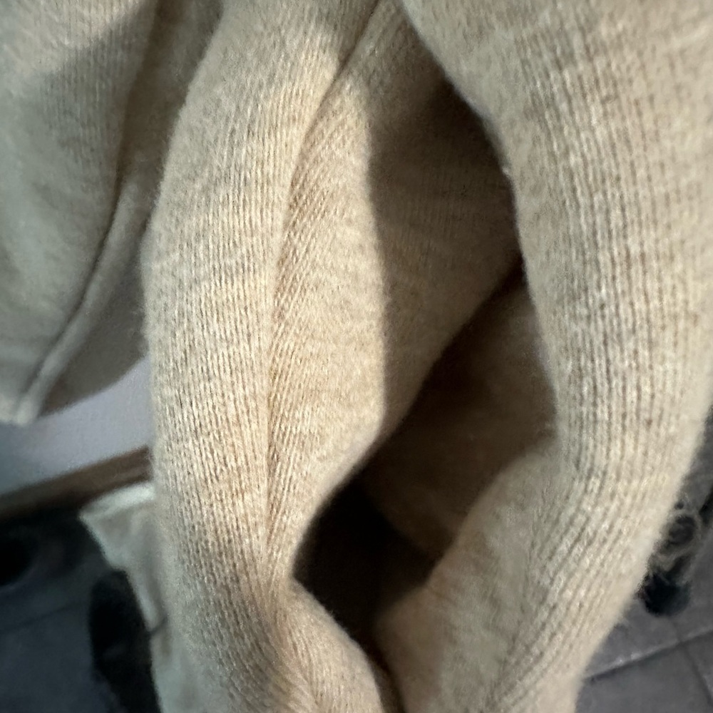 Essentials Sweatshirt - image 4